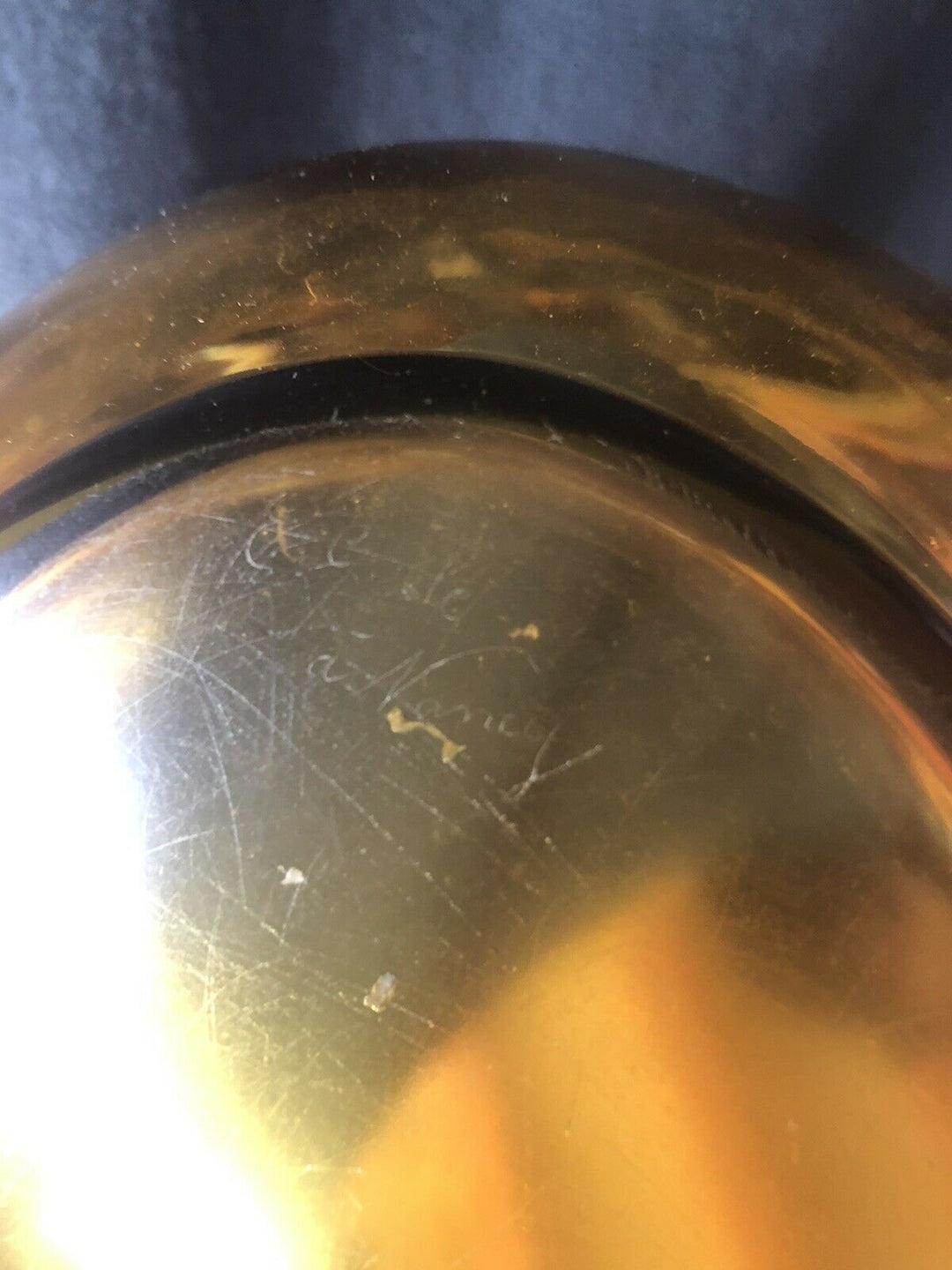 エミールガレ(GALLE)　金色　フラワーデコの器のサイン