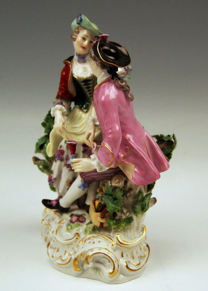 MEISSEN FIGUR GRUPPE LIEBESPAAR DER GESCHMACK COUPLE BEING BUSY MNR:2980 UM 1870