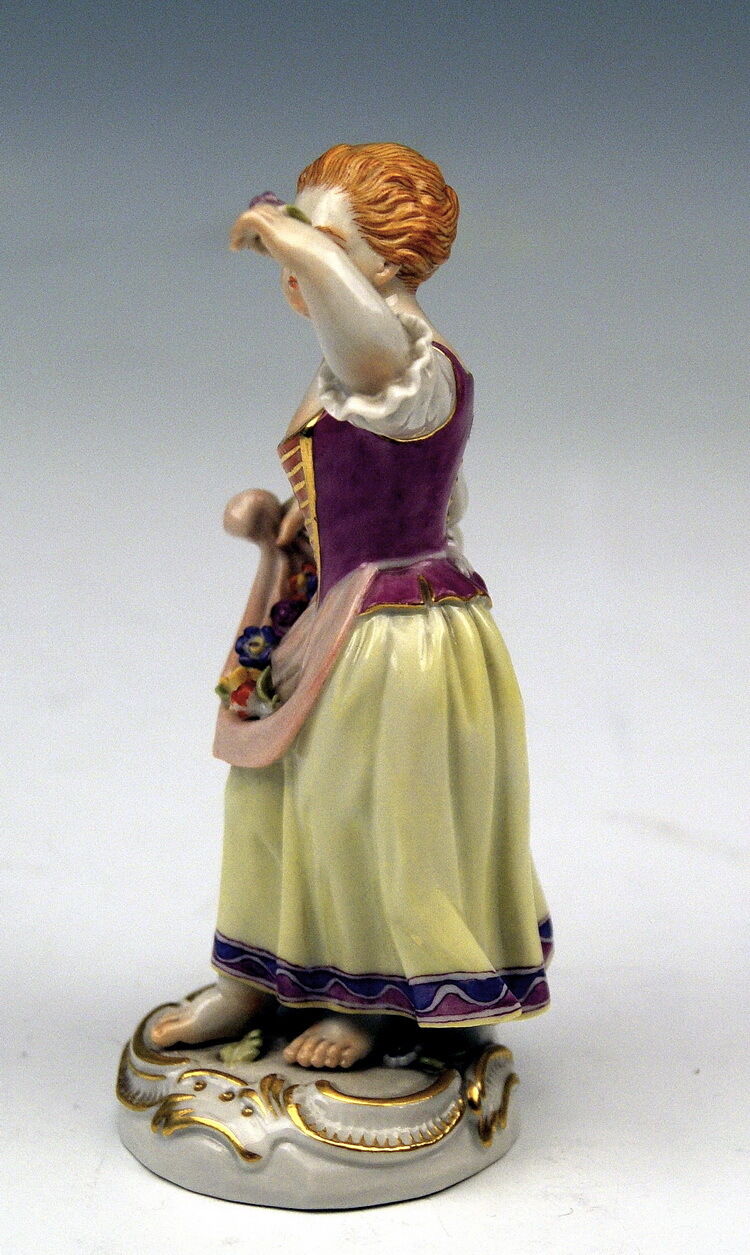 MEISSEN FIGUR GÄRTNERKIND MÄDCHEN ROSEN IN SCHÜRZE GARDENER CHILDREN NR: 60317