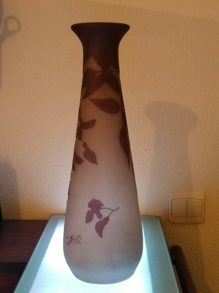 Emile Gallé Vase en verre gravé à décor de glycine ART NOUVEAU 1900
