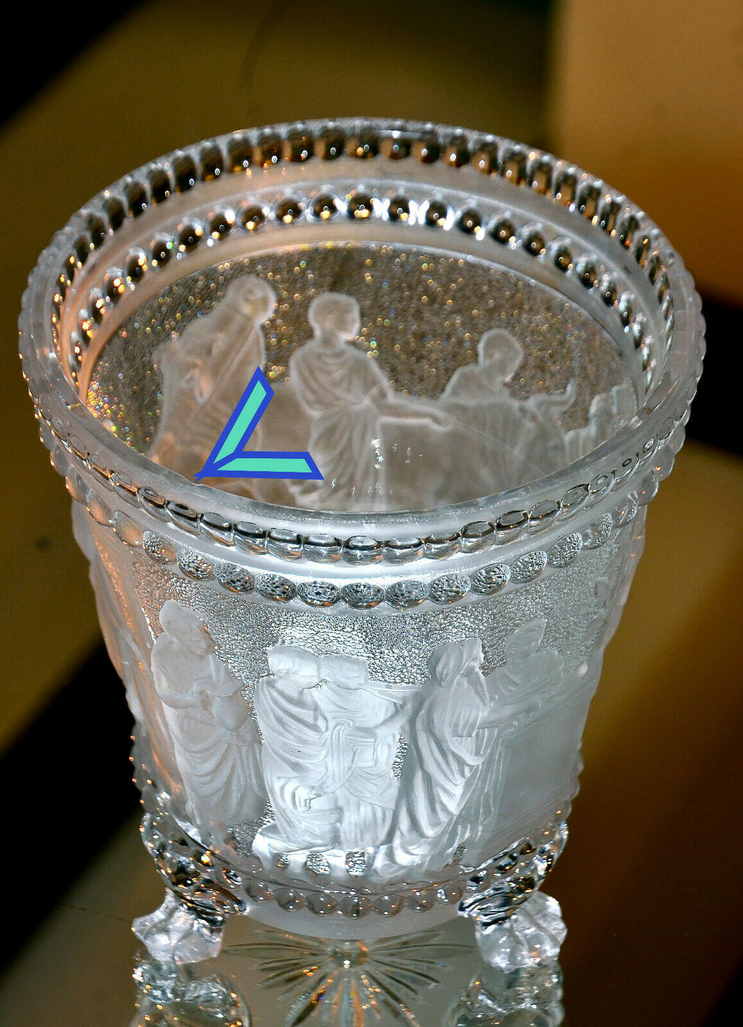 Baccarat. Important Seau à glace en cristal pressé et dépoli, à l'Antique, 1876.