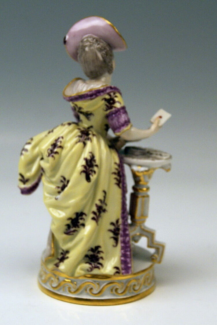 MEISSEN FIGUR KARTENSPIELERIN FEMALE CARD PLAYER ACIER MODEL F 64 VINTAGE 1910