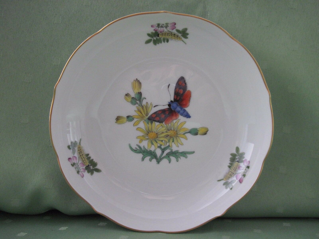 Schöne Meissen Schale mit Schmetterlings und Raupen-Dekor