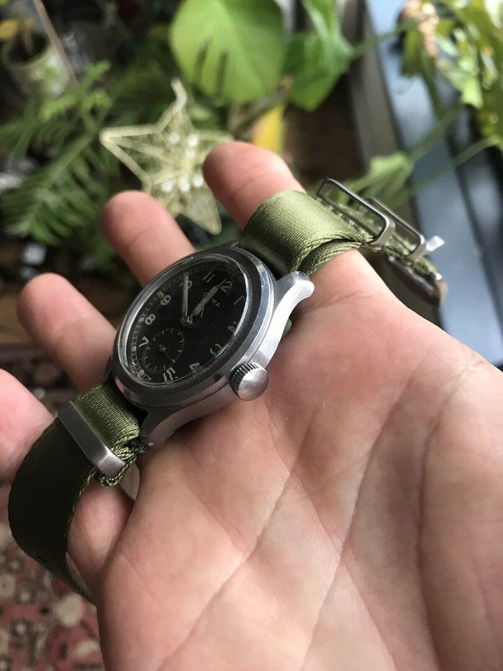 シーマ「ダーティ・ダース」ミリタリーウォッチ