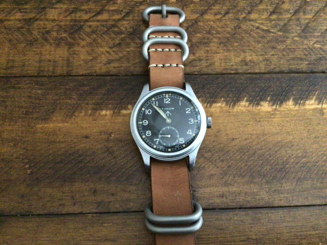 ティモール　WWW“ダーティ・ダース” 腕時計