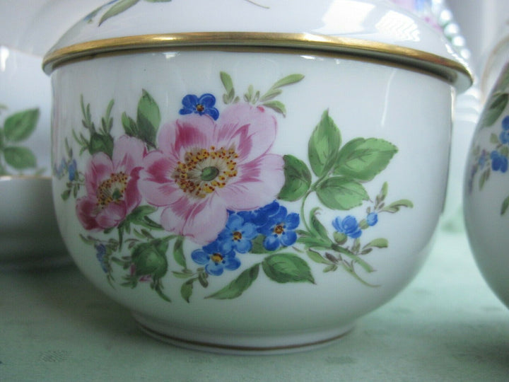 Schönes großes Meissen Kaffee-Service mit vielen Blumen und Gold