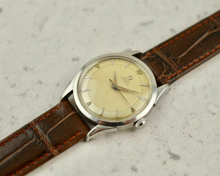 Vintage C.1947 Omega Automatic Bumper ref. 2582-3 cal. Ω 351 watch in steel