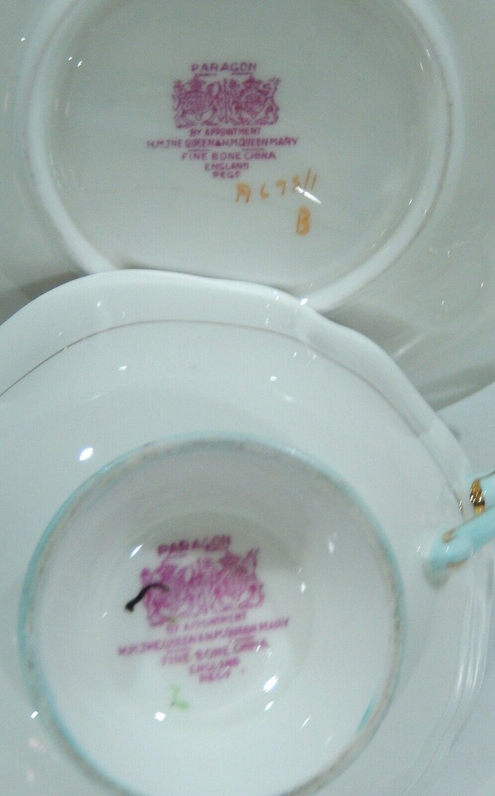 パラゴン　黒地に大輪のピンクローズのカップ＆ソーサー