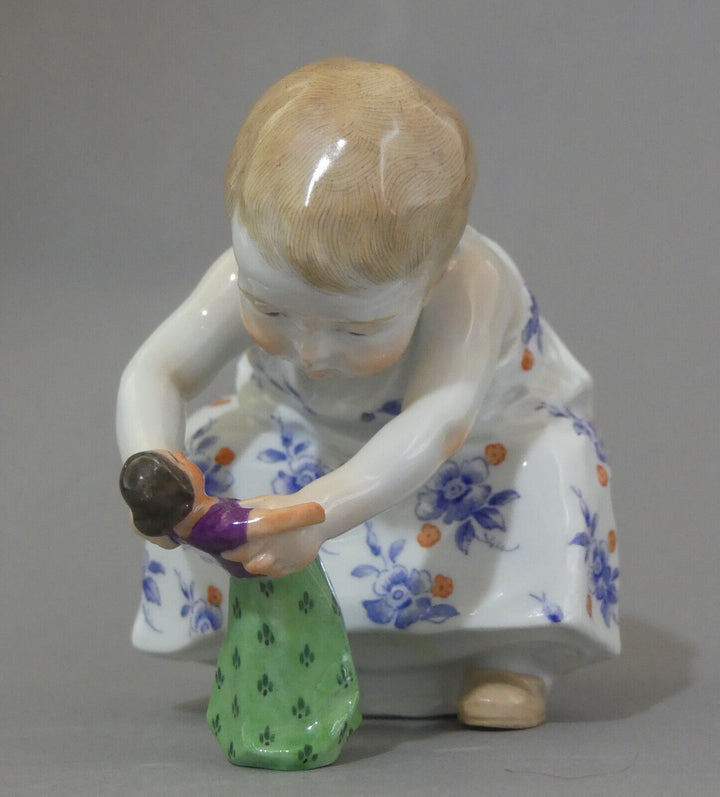 ⚔ Meissen Figur W 117 Hentschelkind Mädchen mit Puppe TOP v.1924 1.Wahl H.11cm