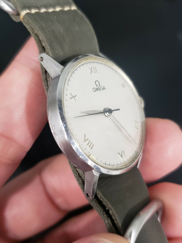 Rare Omega WW2 Military Men Roman Dial Vintage Watch Ref. 2220 /2 Cal. 30T2 SCPC