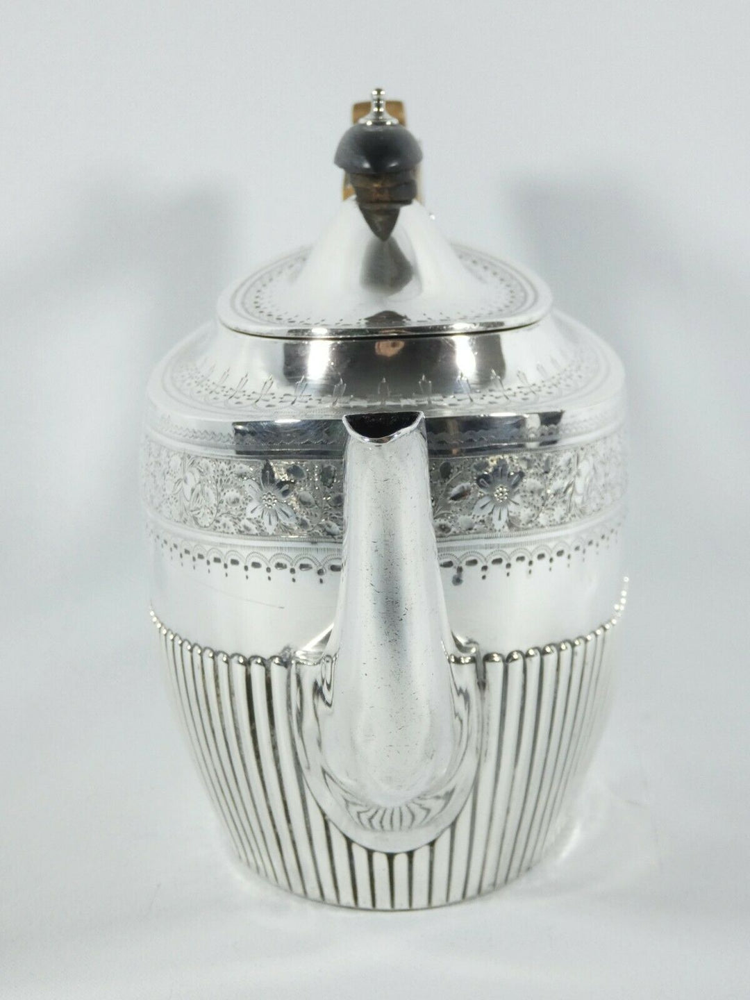アンティークヴィクトリアン、スターリング・シルバーティーポット、1892年頃