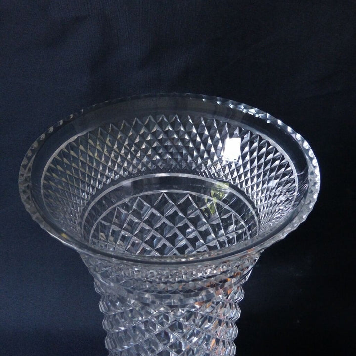 Très Grand Vase En Cristal Taillé Cabochon Et Pointe Diamant, St Louis? Baccarat