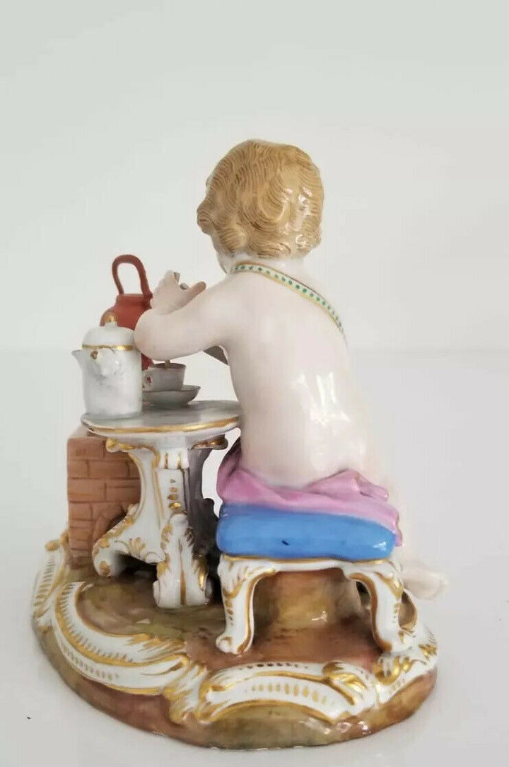 マイセン人形/フィギュリン　チョコレート職人の天使 四大元素シリーズ『火の寓意』ヨハン・ヨアヒム・ケンドラー原型作（1860年ころ）