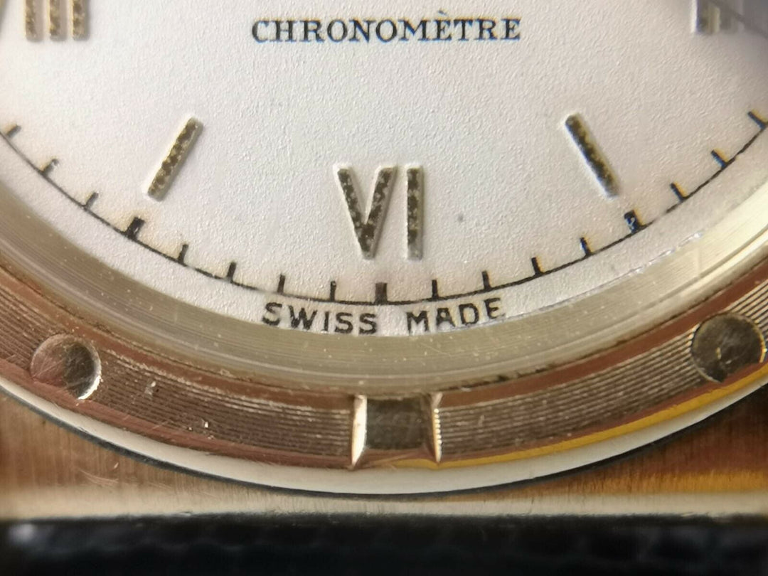 Rolex Bubbleback red.3372 Original Empire Dial Gold 18 KT year 1945 Mint Condit