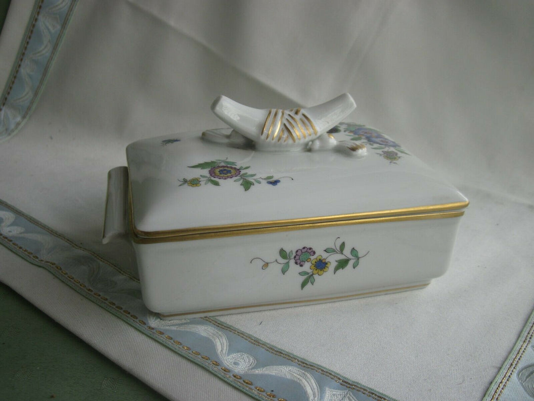 Schöne Meissen Tabak-Dose mit Vogel- un Felsmalerei
