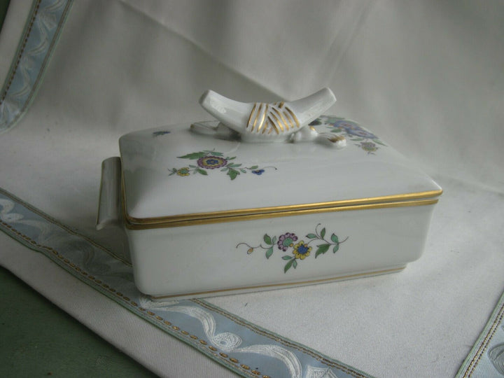 Schöne Meissen Tabak-Dose mit Vogel- un Felsmalerei