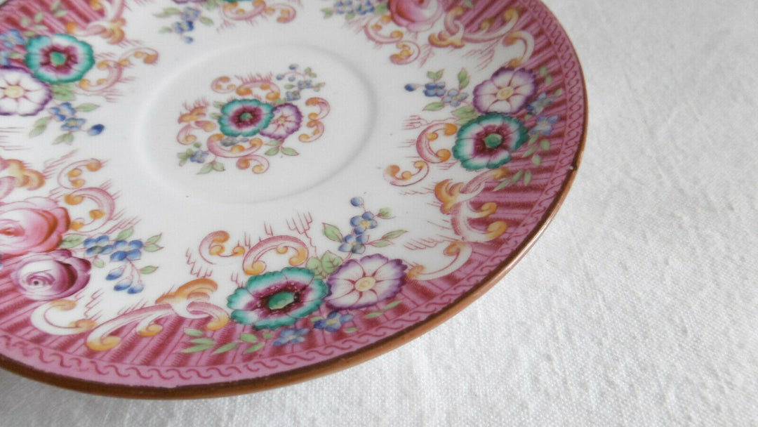 Tasse et sous-tasse Minton SARREGUEMINES du XIXe à décor foral