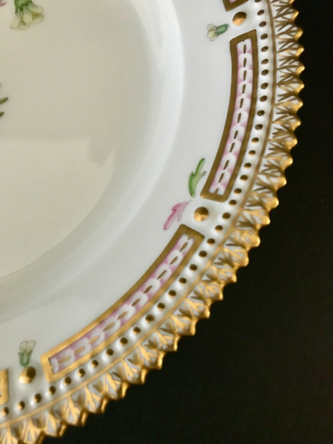 Royal Copenhagen FLORA DANICA Porcelain 7 1/2" Salad Plate #3573