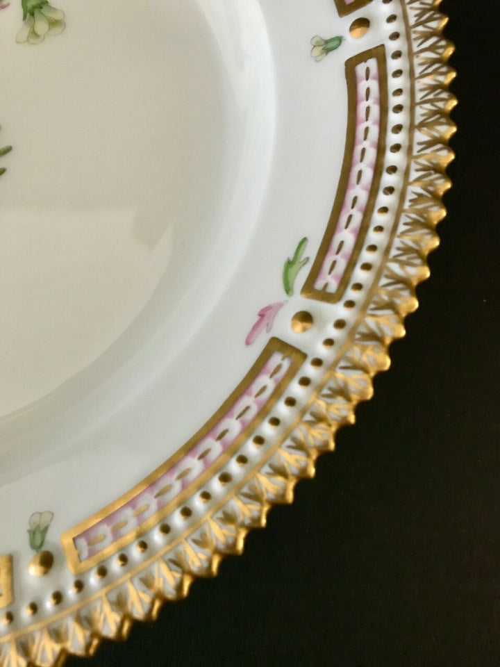 Royal Copenhagen FLORA DANICA Porcelain 7 1/2" Salad Plate #3573