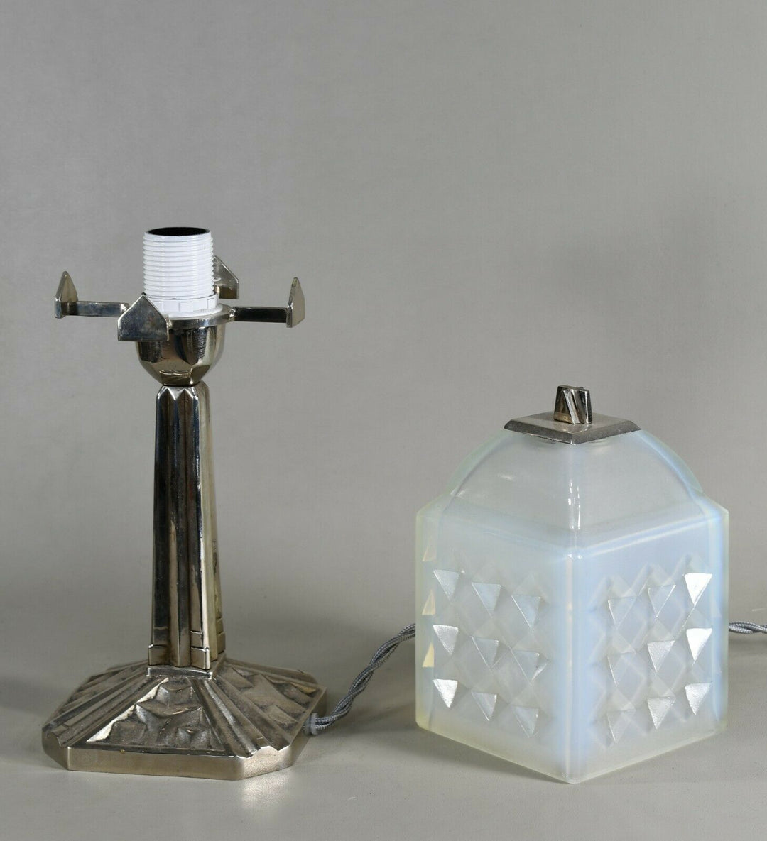 シモネ兄弟　乳白色のアールデコランプ　フランス製　1925年　1930年