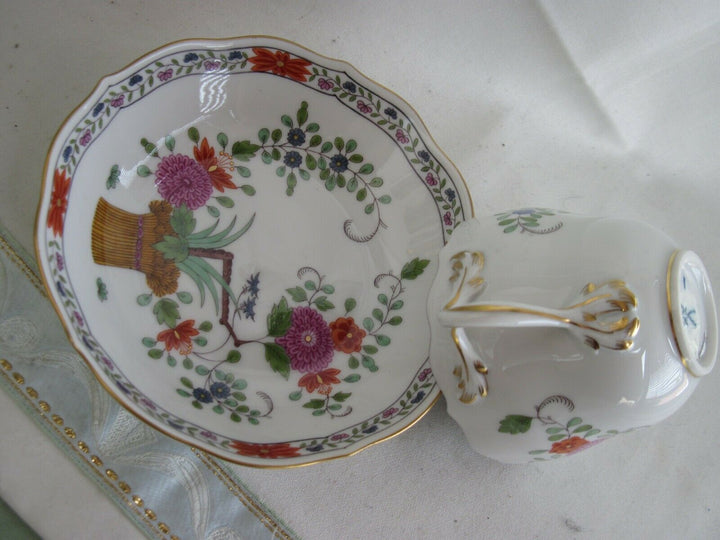 Schöne Meissen Moccatasse mit Indischen Blumen, Garbenmuster