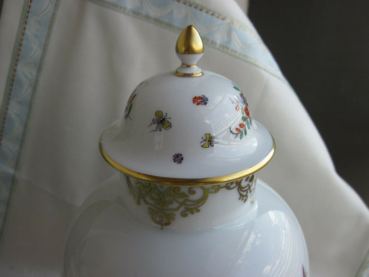 Schöne große Meissen Deckel-Vase mit Chinoiserie und Gold