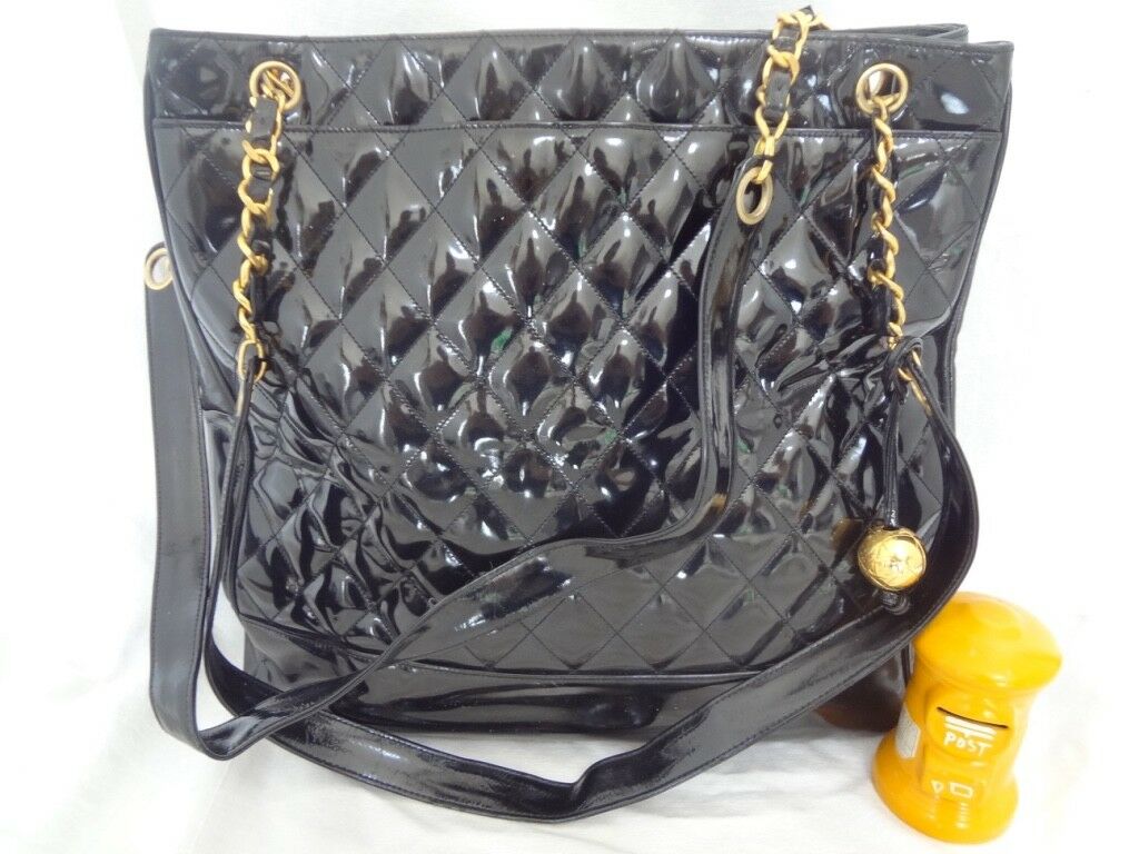 AUTH CHANEL BLACK PATENT SHOULDER TOTE BAG