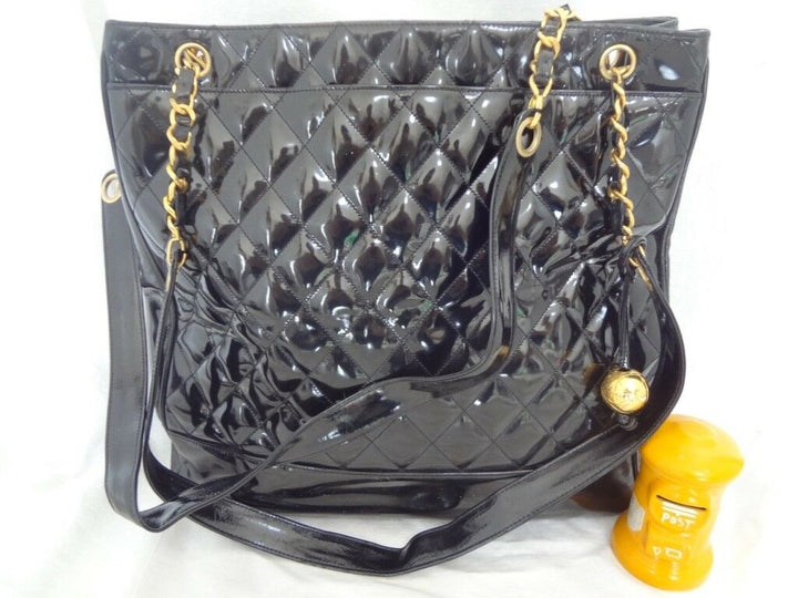 AUTH CHANEL BLACK PATENT SHOULDER TOTE BAG