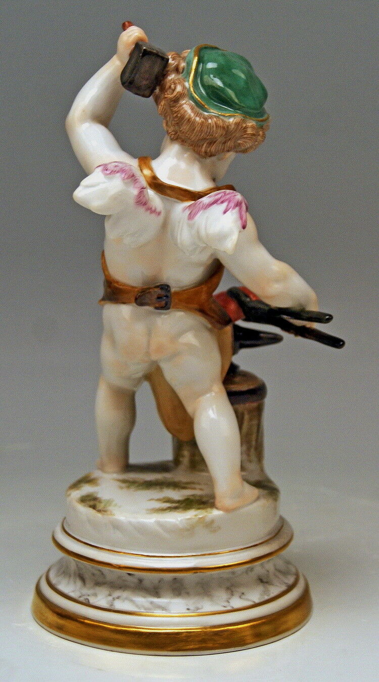 MEISSEN マイセン FIGUR CUPIDO ALS SCHMIED MIT AMBOSS H.SCHWABE L-SERIE L114 UM 1925