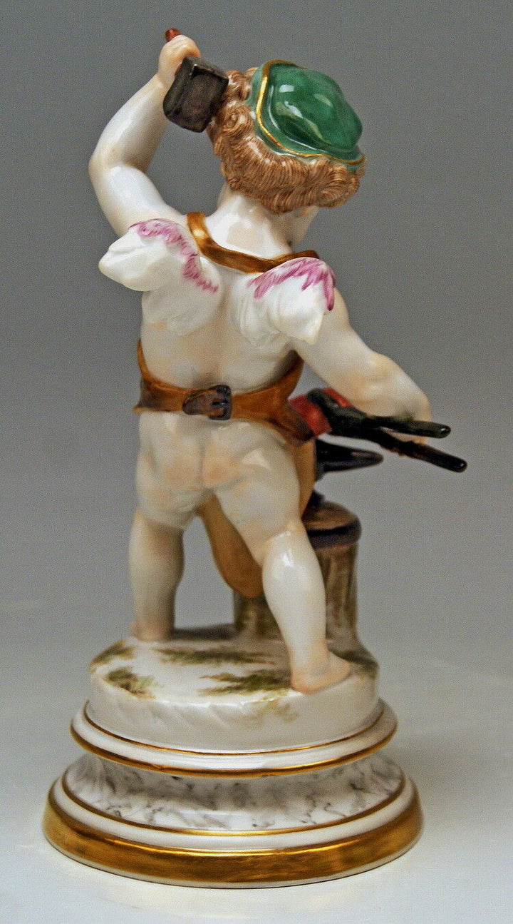 MEISSEN マイセン FIGUR CUPIDO ALS SCHMIED MIT AMBOSS H.SCHWABE L-SERIE L114 UM 1925