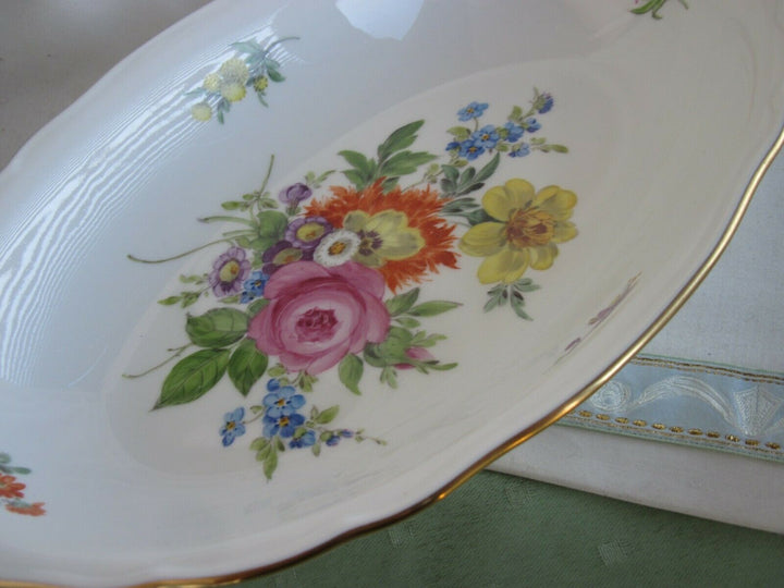 Schöne Meissen Schale mit vielen Blumen und Gold