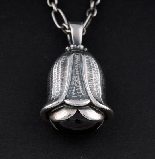 【希少レア】ジョージジェンセン イヤーペンダント2007 シルバー×ガーネット ジョージジェンセン イヤーペンダント 2007 ガーネット希少