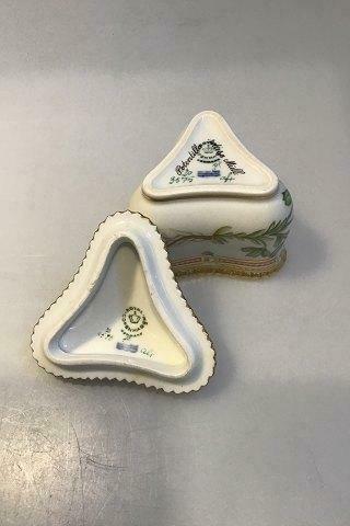 Royal Copenhagen Flora Danica triangular creme cup No 3575