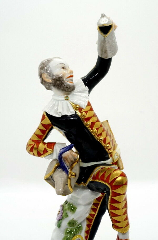 MEISSEN FIGUR HARLEKIN FEDERHUT DECKELKANNE ZANNI MÜLLER HARLEQUIN MNR: 64551