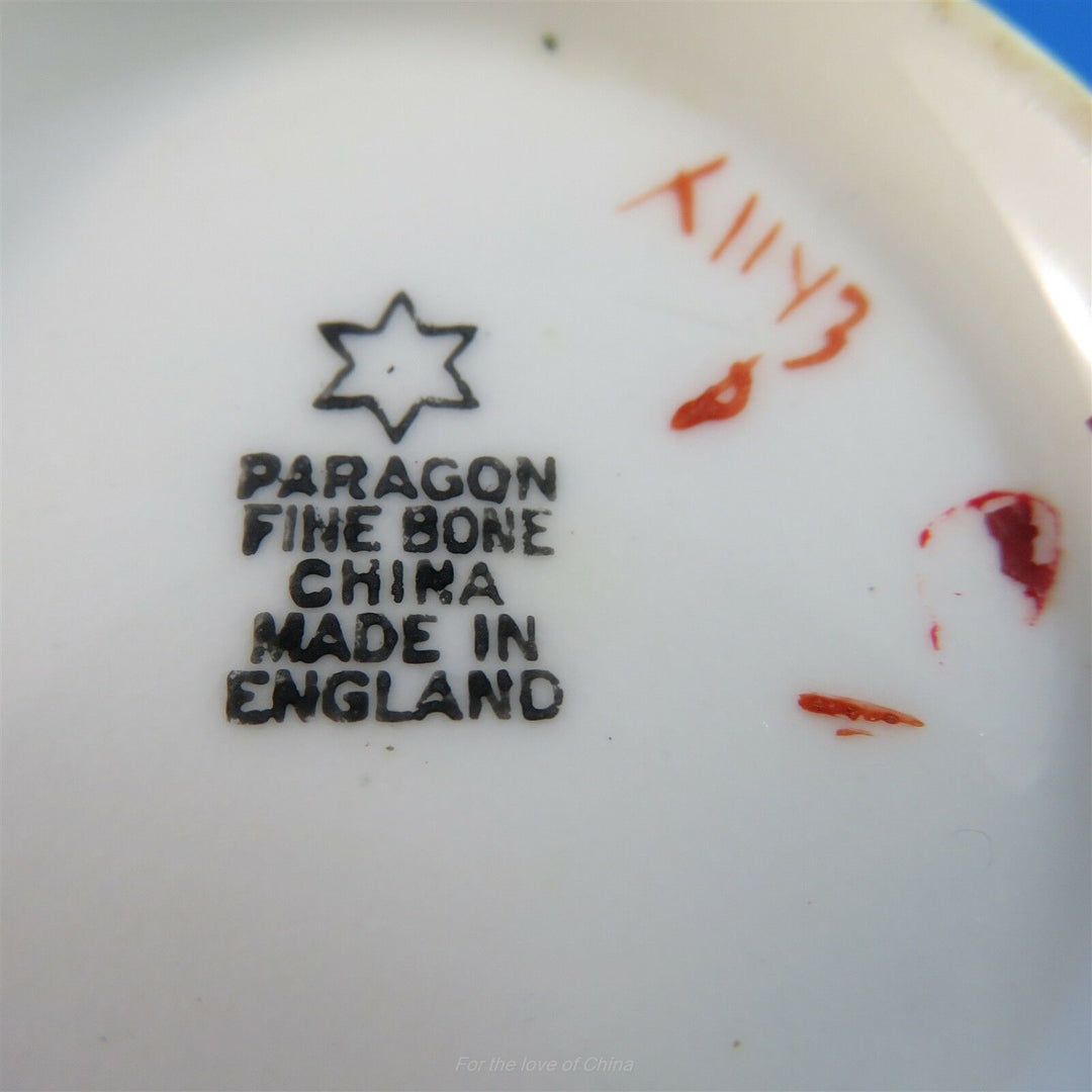 パラゴン　スターマーク付きグリーン＆バーガンディと花模様のカップ&ソーサ