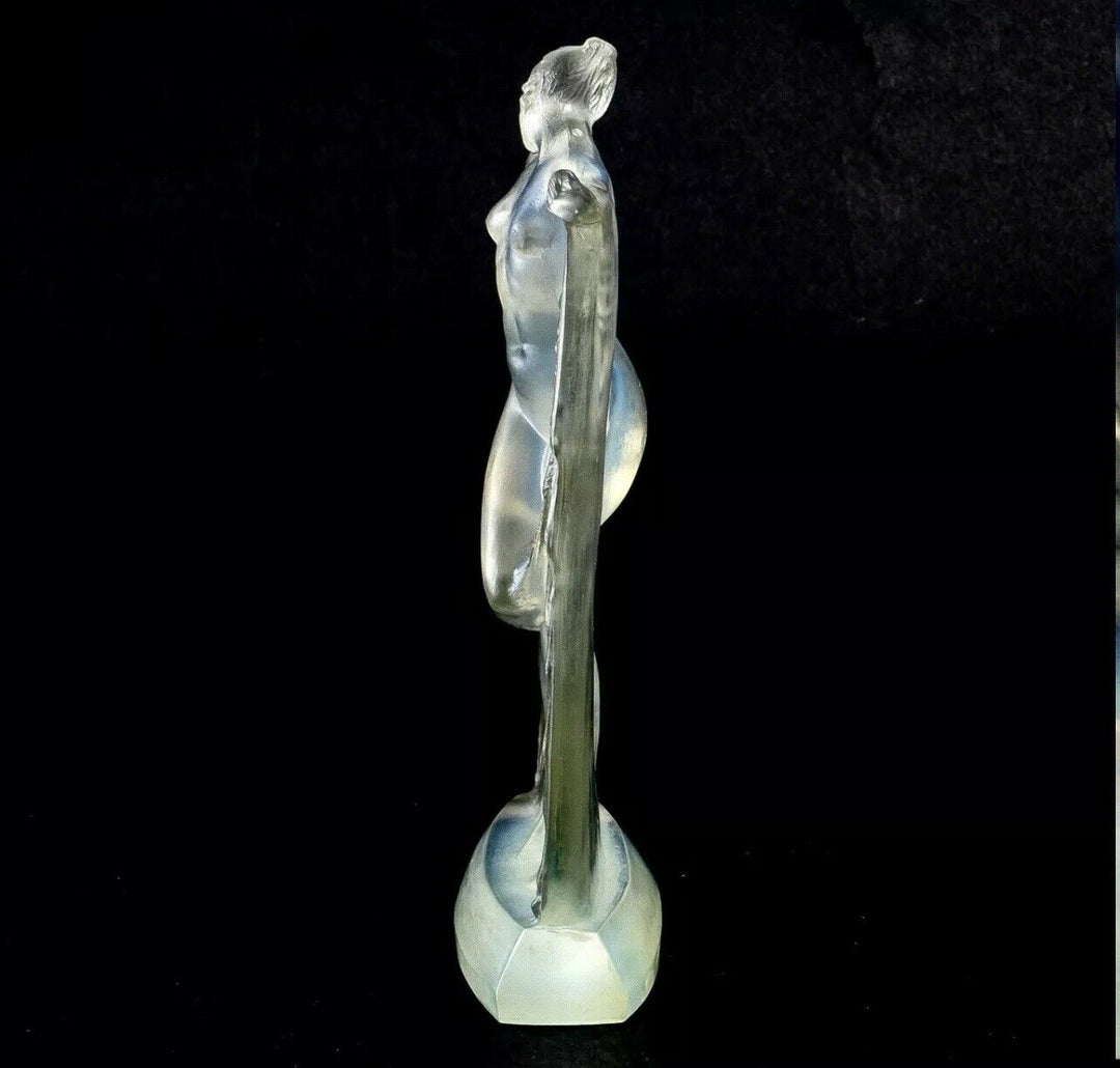 Statuette Suzanne Verre Opalescent Rene Lalique R.Lalique Woman Glass Statue