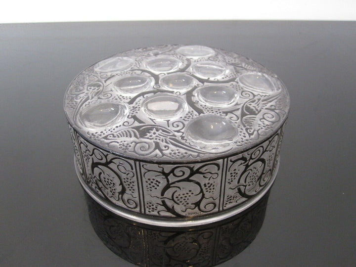 René Lalique : Boite ancienne en verre émaillé Roger signée R Lalique