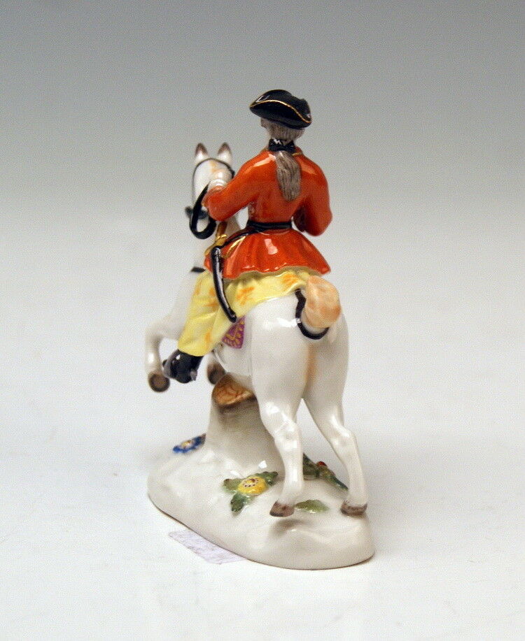 MEISSEN マイセン FIGUR SERIE REITER JÄGER SOLDATEN JÄGERIN ZU PFERDE MNR: A 50 TOP