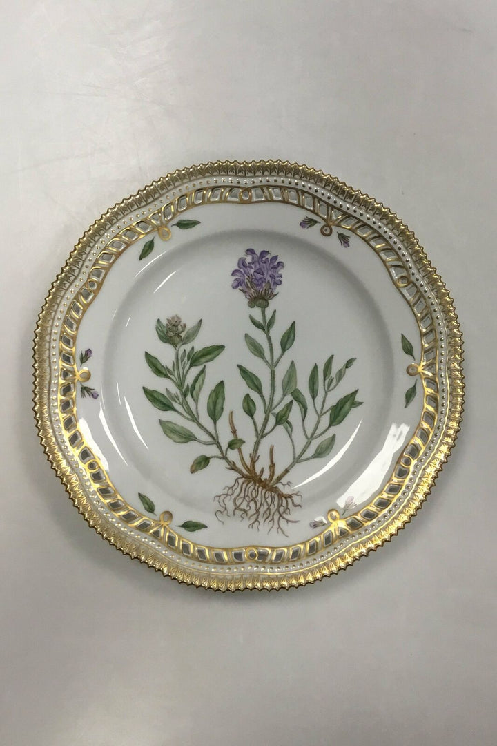 Royal Copenhagen Flora Danica plate with openwork edge No 20/3553