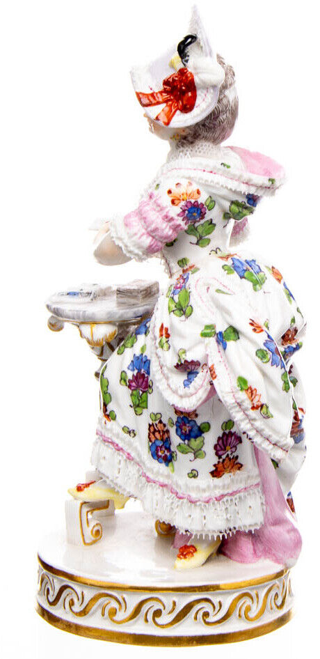 マイセン人形 フィギュリン 題名『トランプをする女性』 アシエ