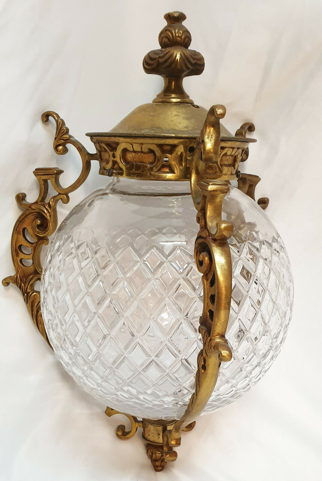 lanterne lustre d’alcôve en cristal moulé et bronze vers 1900 Baccarat