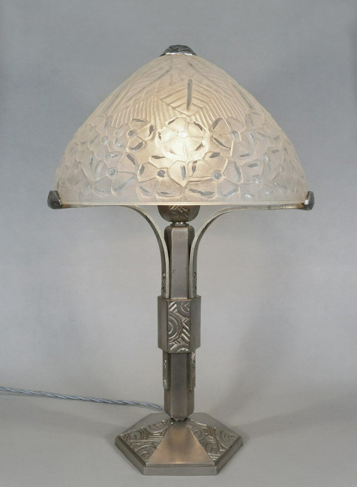 LARGE FRENCH ART DECO LAMP BY NICOLAS GILLEN . muller degué daum era 1930 France