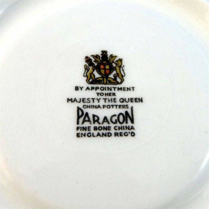 パラゴン　セージグリーンとゴールド　スワッグデザインのカップ&ソーサー