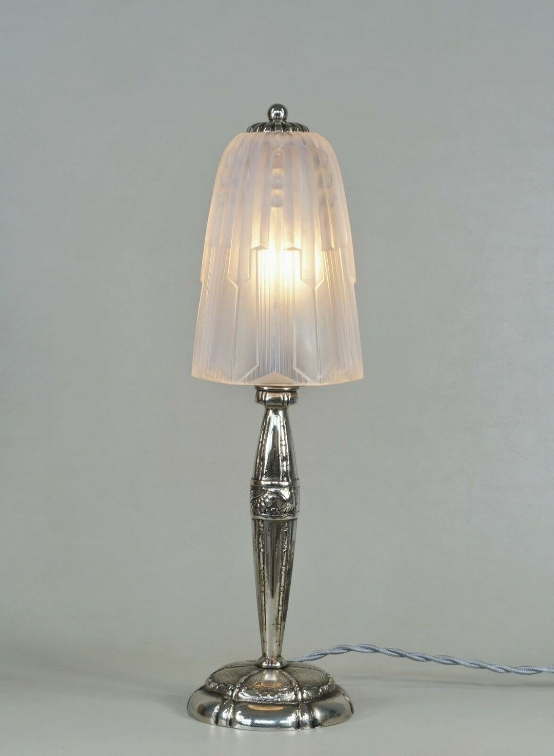 GEORGES LELEU opalescent FRENCH 1930 ART DECO TABLE LAMP .... Hanots Verlys 1925