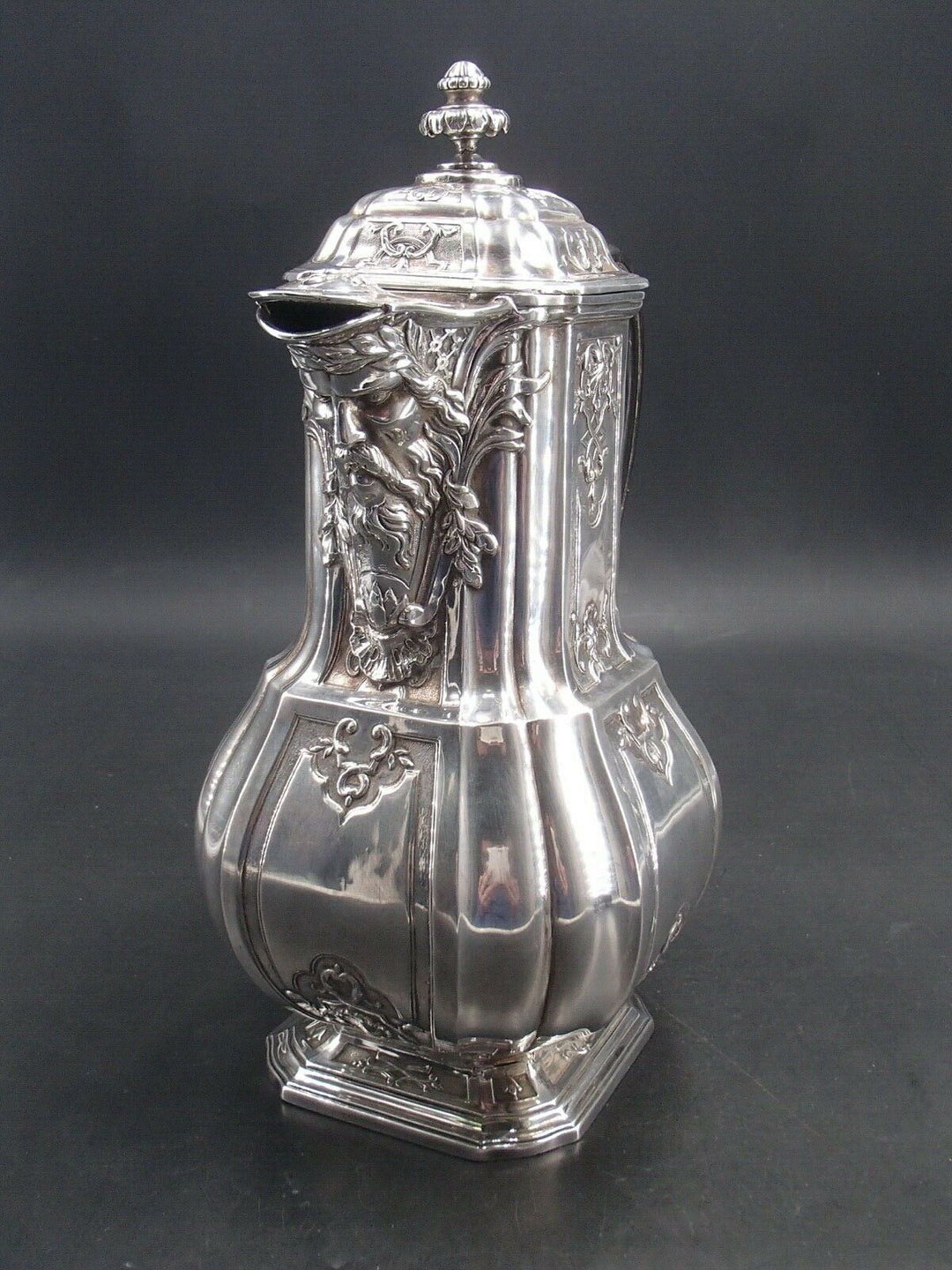 PUIFORCAT RARE CAFETIERE EN ARGENT MASSIF POINCON MINERVE 1 ER TITRE MASCARON