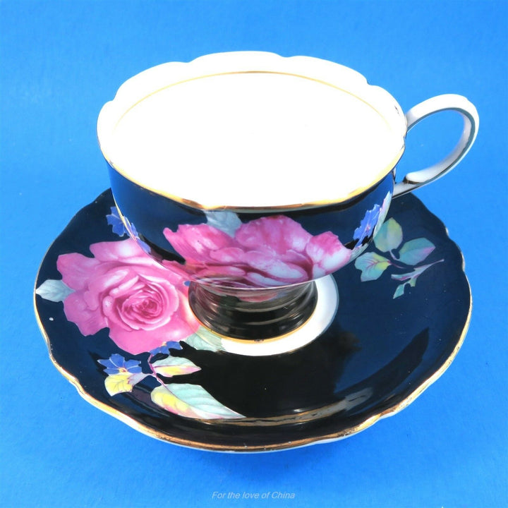 パラゴン　大輪ローズのブラックコルセット型カップ＆ソーサー