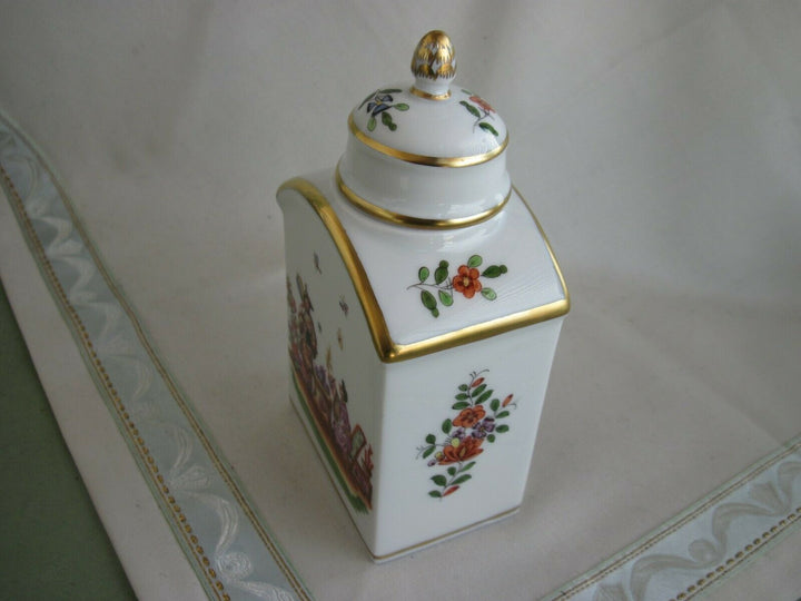 Schöne Meissen Teedose mit vielen Indischen Blumen und Chinoi-Malerei