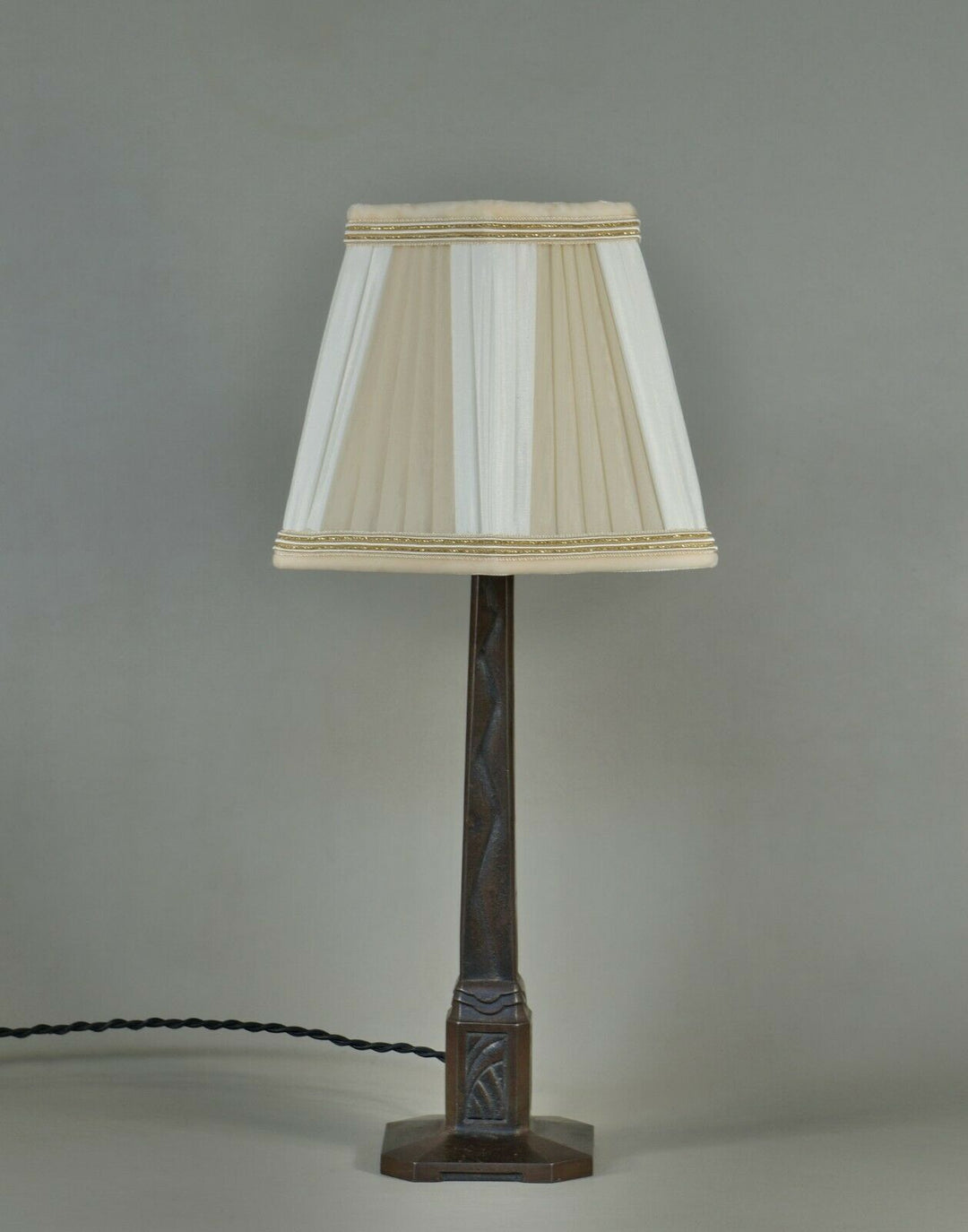 ブルース・ヴァル　アールデコランプ　フランス製　1925年　1930年　鋳鉄製