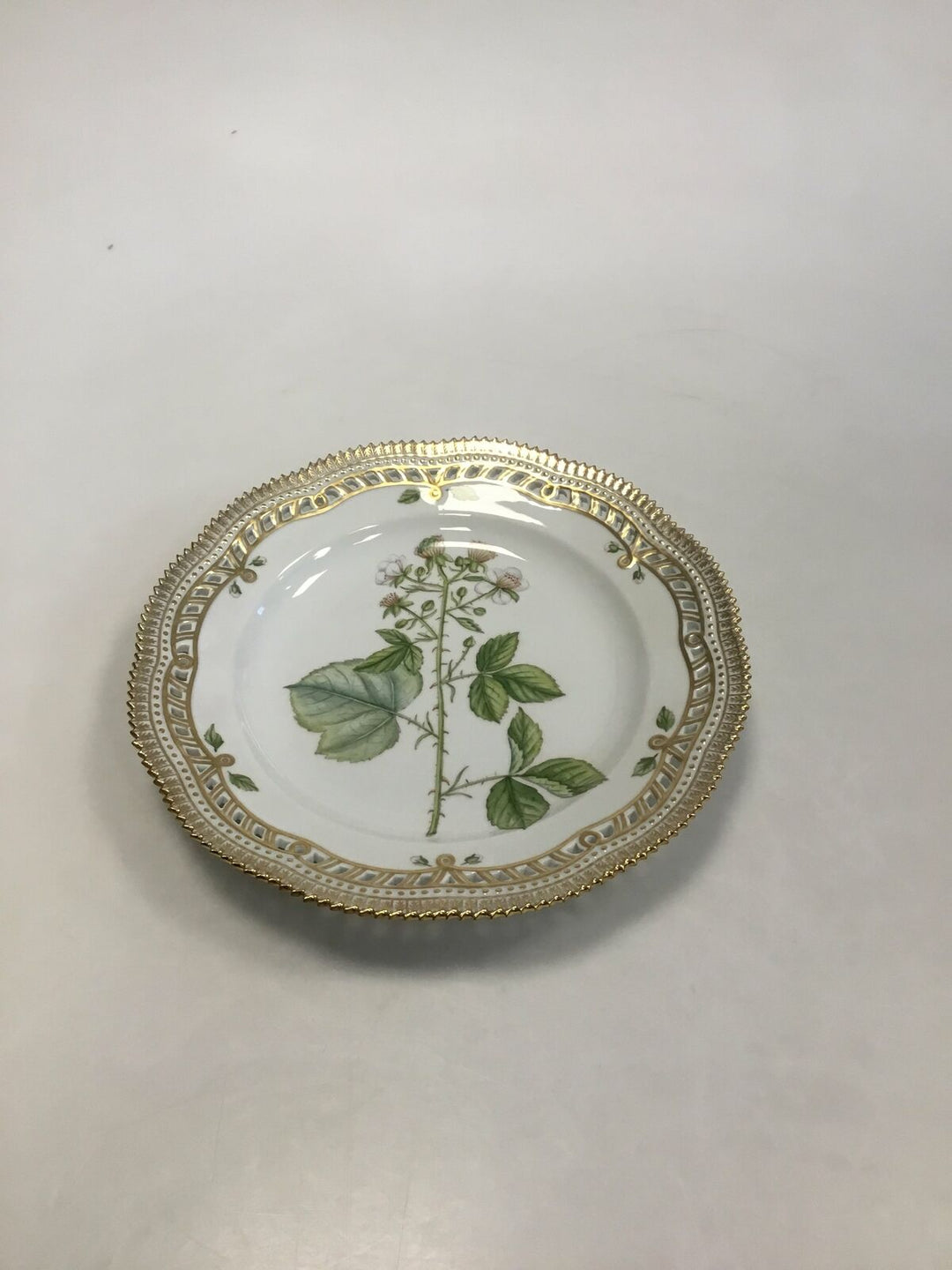 Royal Copenhagen Flora Danica plate with openwork edge No 20/3553