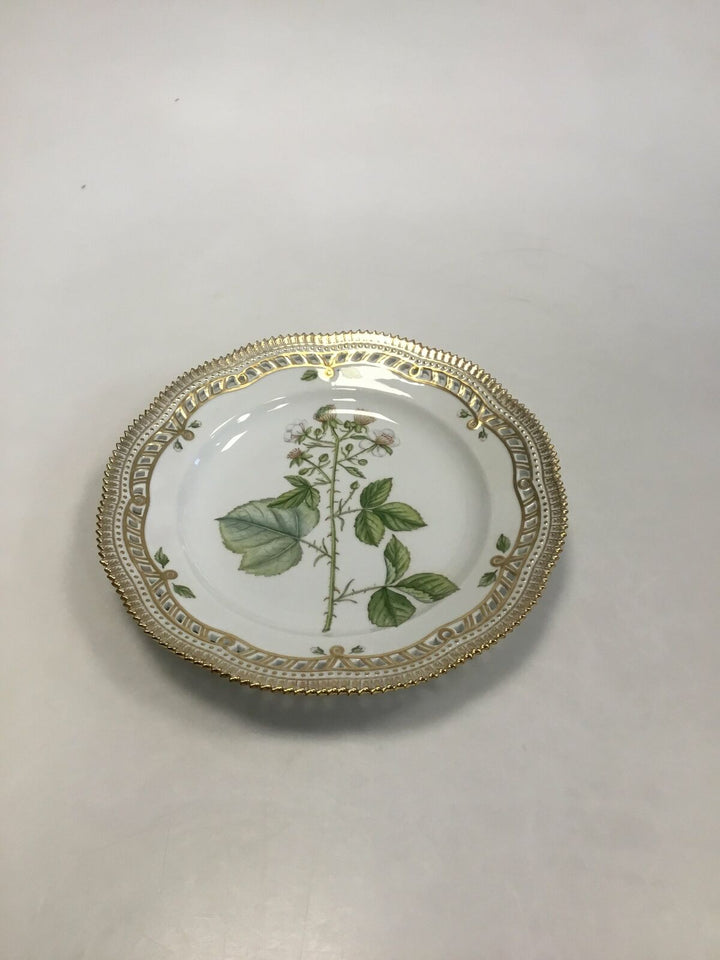 Royal Copenhagen Flora Danica plate with openwork edge No 20/3553